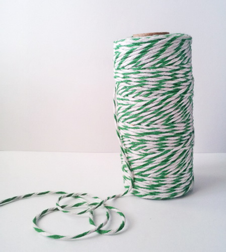 Bawełniany, melanżowy sznurek. Biały z zielonym - Fabrika Decoru