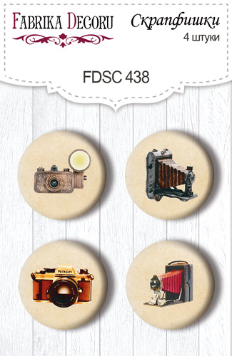 Set mit 4 Flair-Knöpfen zum Scrapbooking von Family Heritage #438 - Fabrika Decoru