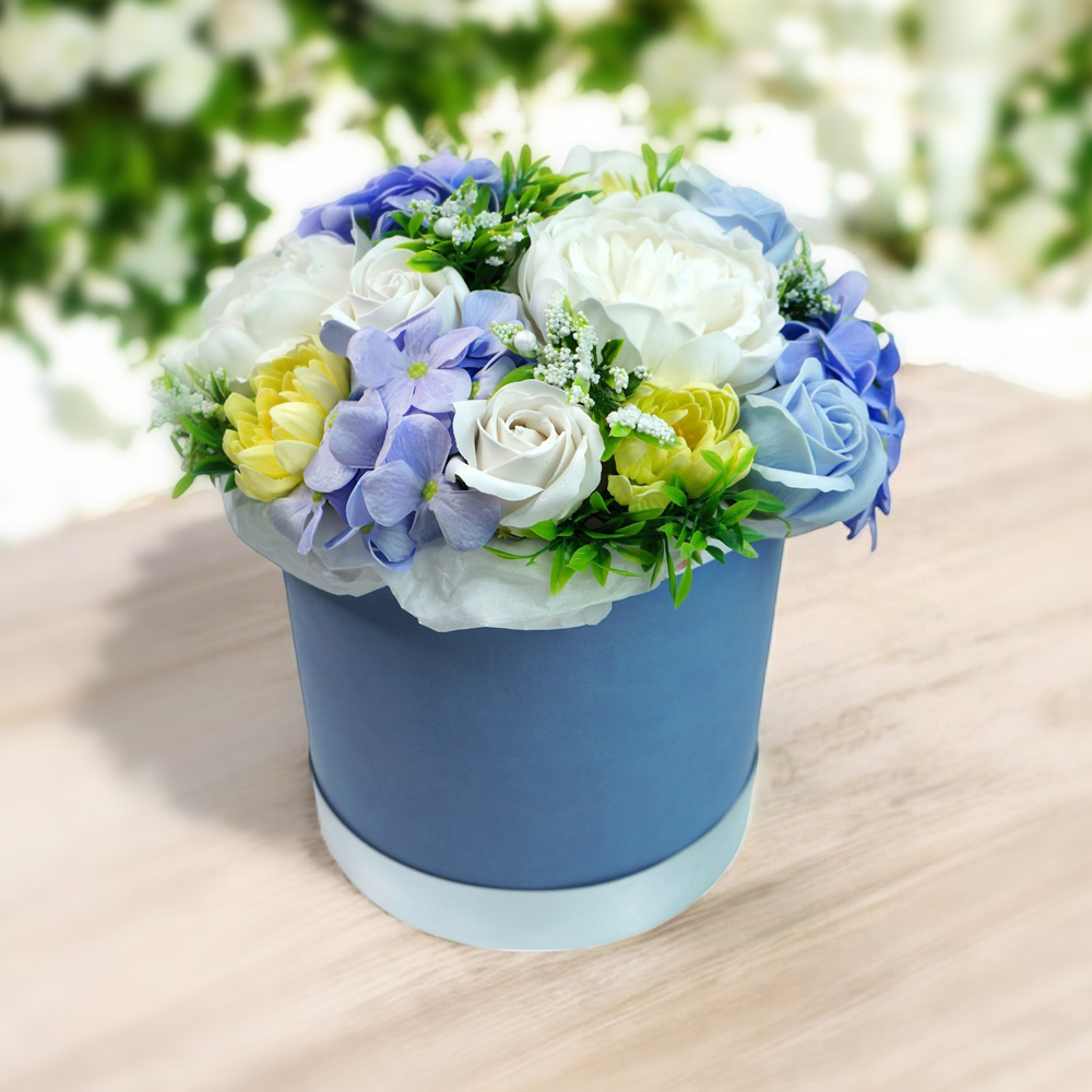 "Blue charm" composition with soap foam flowers in a hat box, 250 x 250 x 300 mm - foto 4