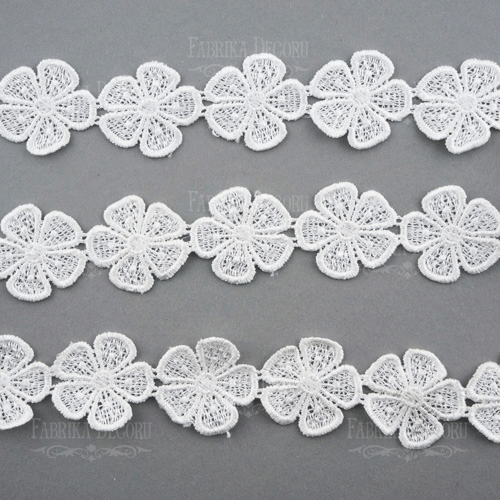 Lace White 35mm