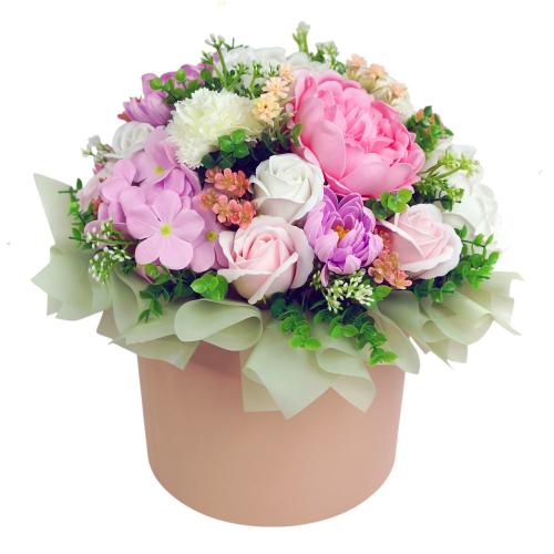 bouquet “flowers in a hatbox”, 250 x 250 x 300 mm