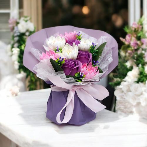 Bouquet of white and purple chrysanthemums with roses “Surprise” - foto 2