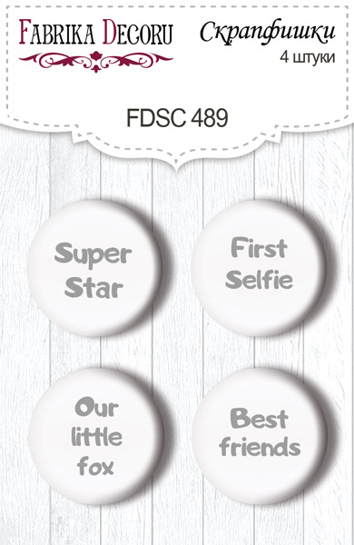 4er Set Flair Buttons zum Scrapbooking Lustiges Fuchsmädchen EN #489 - Fabrika Decoru