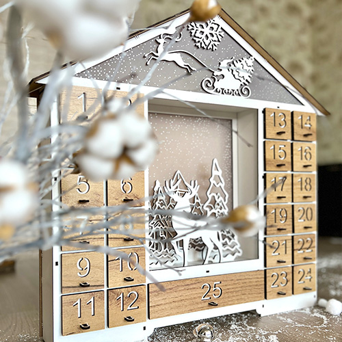 Adventskalender "Feenhaus mit Figuren" für 25 Tage mit ausgeschnittenen Zahlen, LED-Licht, DIY - foto 1  - Fabrika Decoru