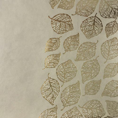 Skóra PU do oprawiania ze złotym tłoczeniem, wzór Golden Leaves Beige, 50cm x 25cm  - foto 1  - Fabrika Decoru