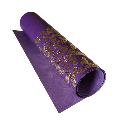 Stück PU-Leder mit Goldprägung, Muster Goldene Schmetterlinge Violett, 50cm x 25cm - Fabrika Decoru