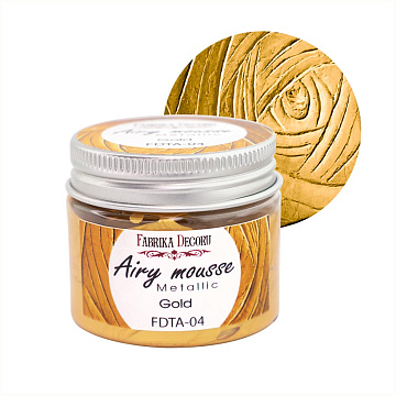 Luftiges Mousse metallisch. Farbe Gold