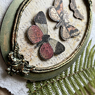 Ботанічна рамка з метеликами - фото