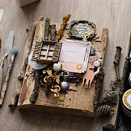 Холст на куске дерева - фото