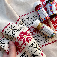 Малюємо фарбами по тканині через трафарет - фото